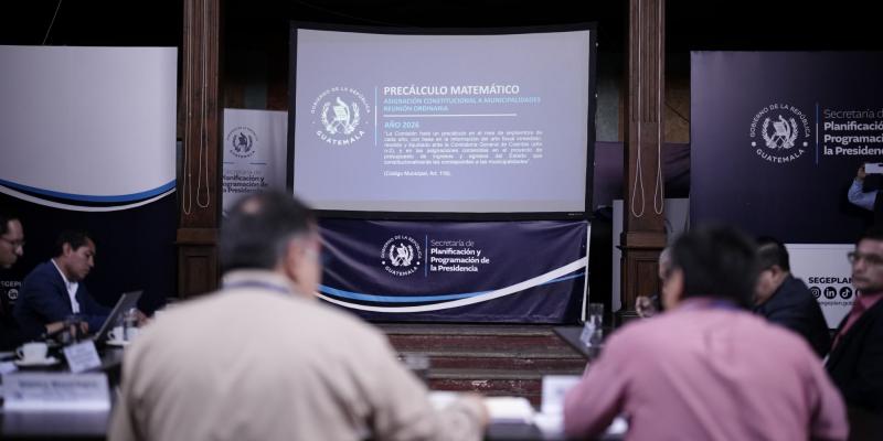 La reunión de la Comisión de Precálculo Matemático se desarrolló en la Antigua Casa de la Lotería.