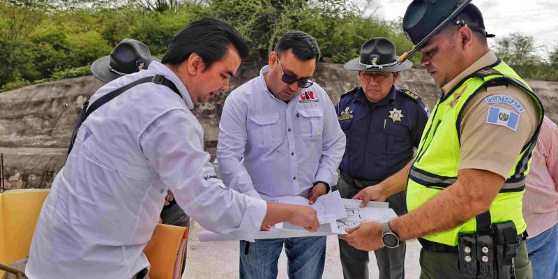 Viceministro de Transportes impulsa mejoras en sede regional de Provial