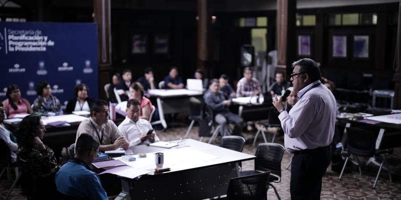 Carlos Mendoza, secretario de Planificación, brindó palabras al iniciar el Taller de Prospectiva.