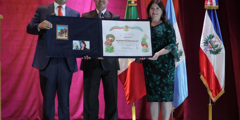 premio “Águila y Quetzal”