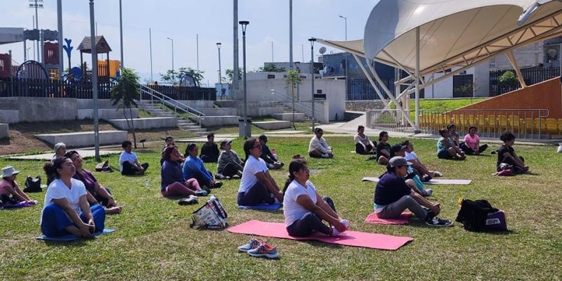 Yoga gratuito en la zona 21