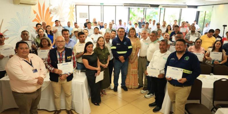 Digitalizar para avanzar, más de 100 transportistas en Petén se suman a la era tecnológica con apoyo de la DGT