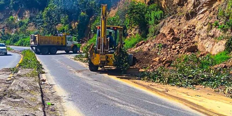 Remueven derrumbe en la CA-1 Occidente: trabajan en el km 160.5, Nahualá, Sololá