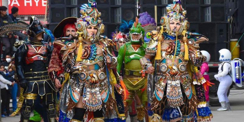 Tres generaciones que mantienen viva la tradición del convite en Cunén, Quiché