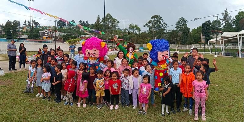 Celebran el Día del Niño en Cobán 