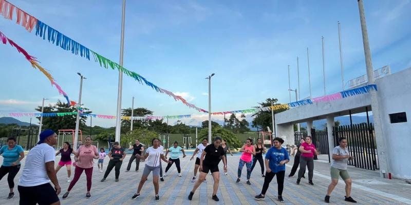 Cursos de fútbol y baile latino