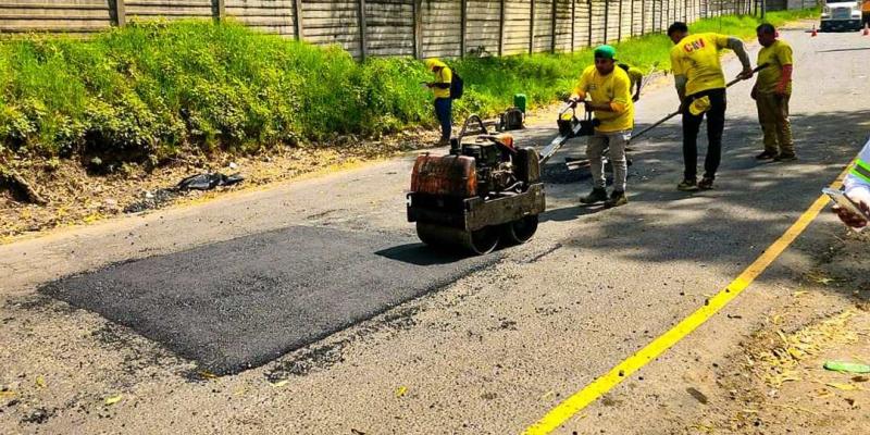 CIV y Covial mejoran acceso a Bárcenas desde Villa Nueva con trabajos de bacheo