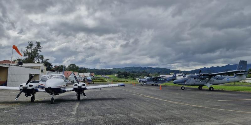 En representación de la DGAC estuvo presente el Administrador del Aeródromo de Cobán, quien participó activamente en los procesos de coordinación y planificación para fortalecer la capacidad de respuesta del departamento frente a emergencias.