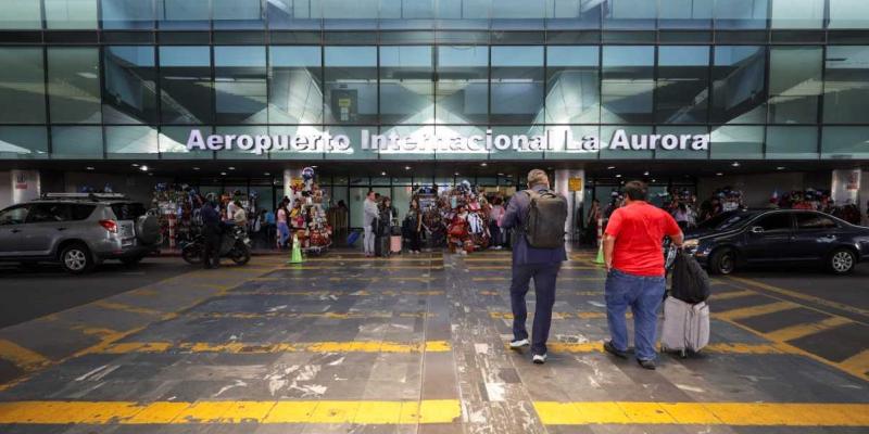 ¡Precaución, viajeros! Tráfico por fiestas decembrinas podría afectar llegada al AILA