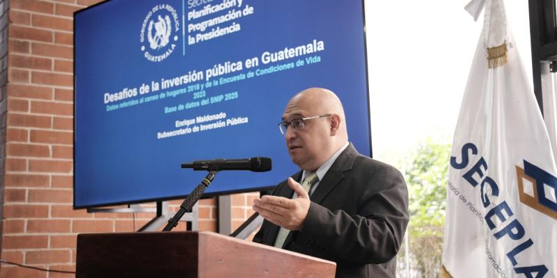 Enrique Maldonado, Subsecretario de Inversión para el Desarrollo, expuso los desafíos clave de la inversión en Guatemala.