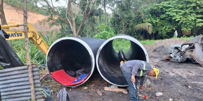 Covial realiza reparación de socavamiento en ruta a Suchitepéquez