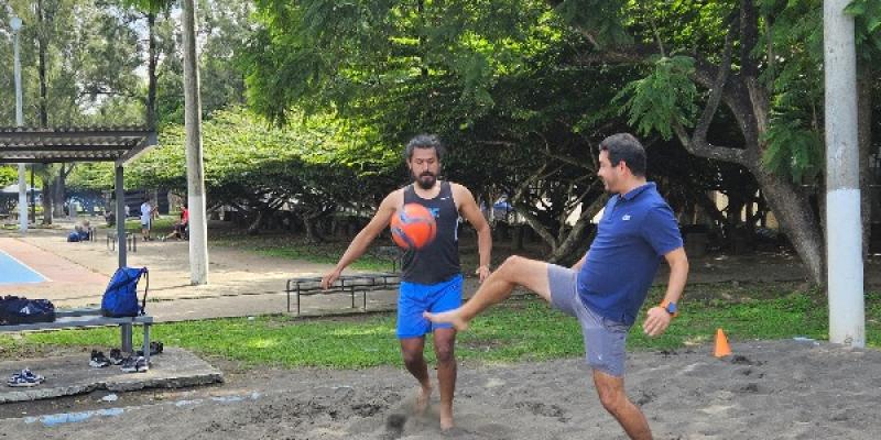 Fútbol playa en Campo Marte
