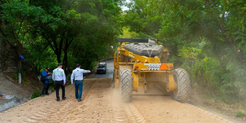 Trabajan en rehabilitar acceso a Santa Rita en Guastatoya tras años de abandono