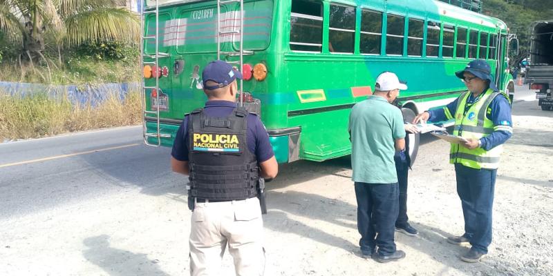 Supervisión de transporte en Salamá deja varias unidades sancionadas