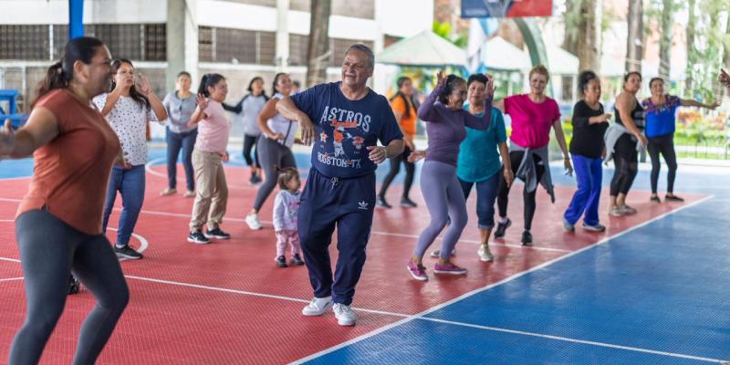 Niños, niñas, adolescentes y adultos disfrutaron del Curso de Vacaciones. 