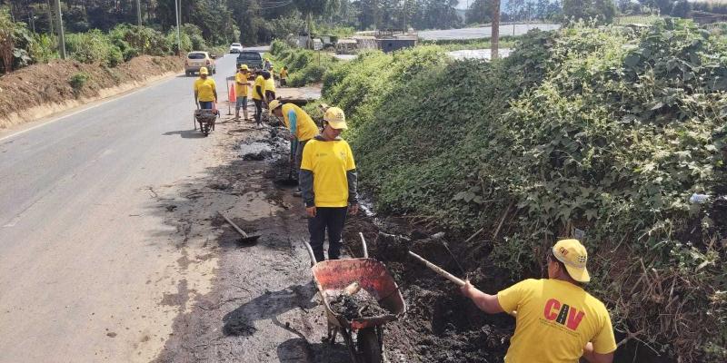 Recuperamos drenajes en ruta Parramos – Calderas para prevenir inundaciones en Chimaltenango