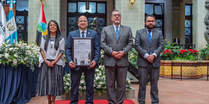 En el vigésimo noveno aniversario de la firma de los Acuerdos de Paz distinguen a la FAFG