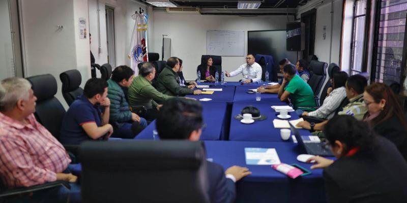 Viceministerio de Transportes y asociaciones de transportistas avanzan en medidas para una movilidad más segura
