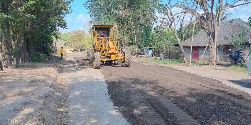Mejoran camino hacia Churirín en Suchitepéquez