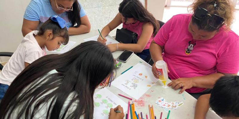 El taller estuvo dirigido a niños, niñas y adultos. 