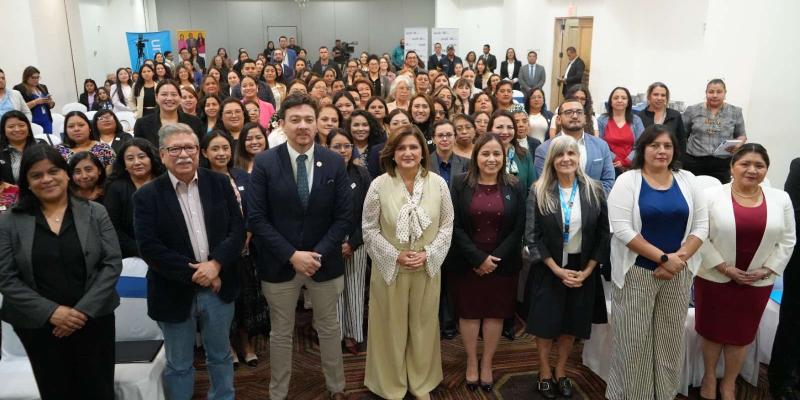 FOTO OFICIAL