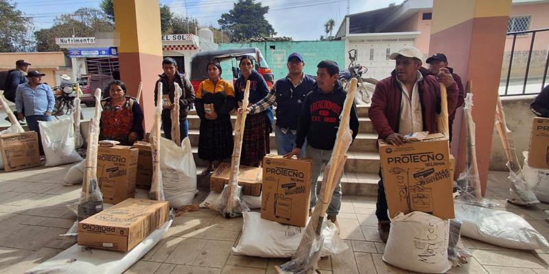 Entre semillas y esperanza, familias de Uspantán siembran sus cultivos