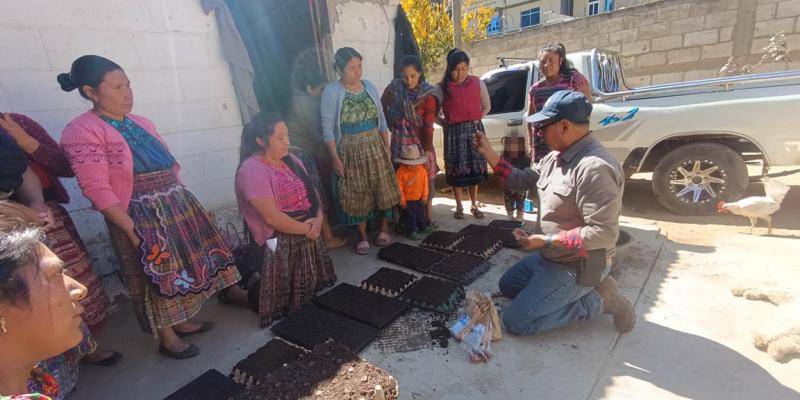 Impulsan la producción artesanal de pilones en Quetzaltenango