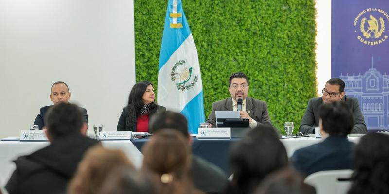 Minfin presenta sistema de alertas para prevenir riesgos y mejorar las adquisiciones  