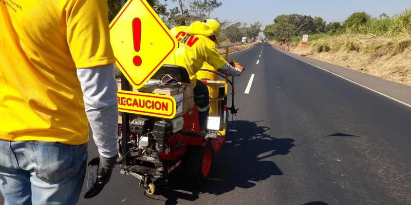 Renovación de Señalización en la CA-2 Occidente brinda seguridad a los conductores
