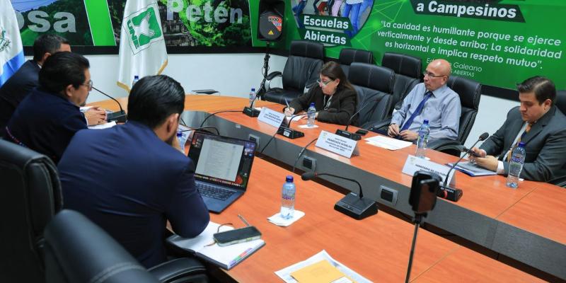 Autoridades del MCD sostienen reunión por avances para mejora en instalación deportiva en San José Poaquil, Chimaltenango. 