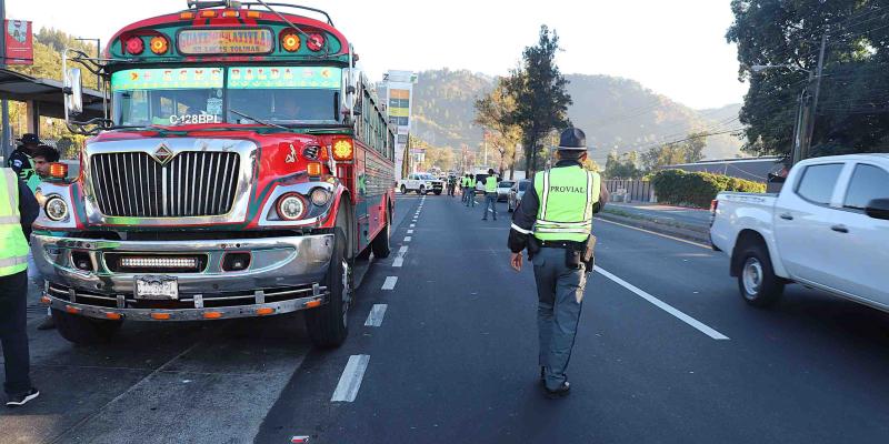 Operativo interinstitucional refuerza control al transporte en la ruta al Pacífico