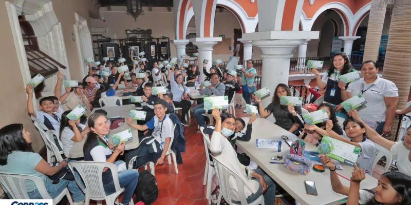 ¡El Museo Postal de Guatemala recibe a estudiantes del Colegio Adventista Moisés Tahay!