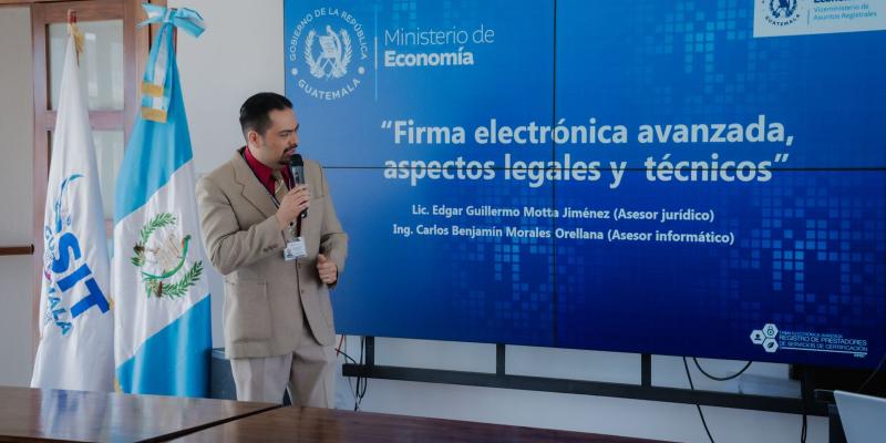 Personal de la SIT fortalece sus capacidades en comunicaciones y firmas electrónicas