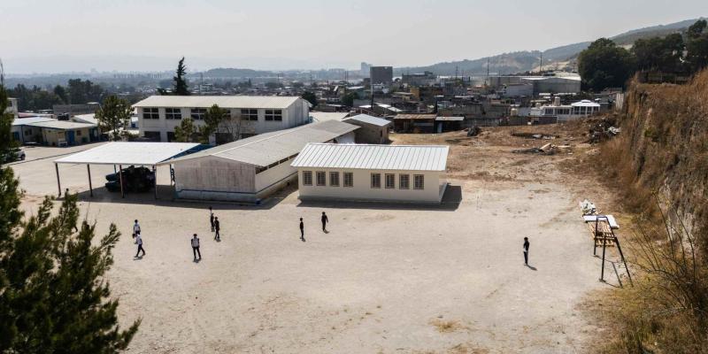 Nuevo módulo prefabricado beneficia a 120 estudiantes de la Escuela Planes de Minerva