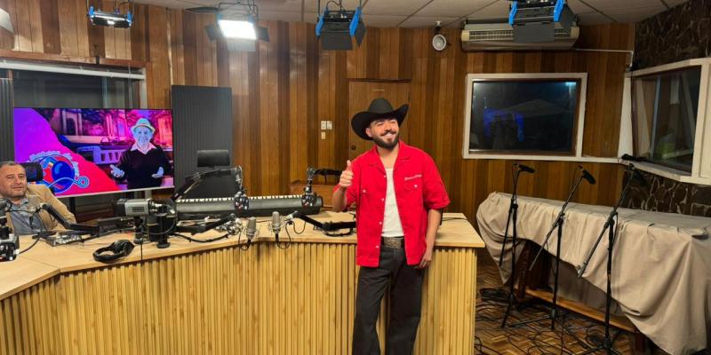 Alann Mora en Radio TGW: un recorrido por su carrera musical y legado en La Trakalosa de Monterrey