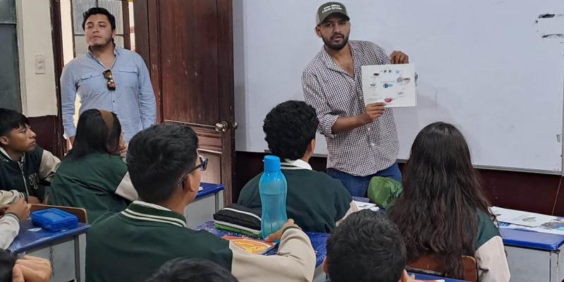 Estudiantes de Sacatepéquez aprenden cómo prevenir el Gusano Barrenador
