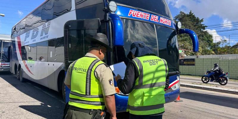 Realizan operativo de verificación de buses en ruta CA-9 Norte