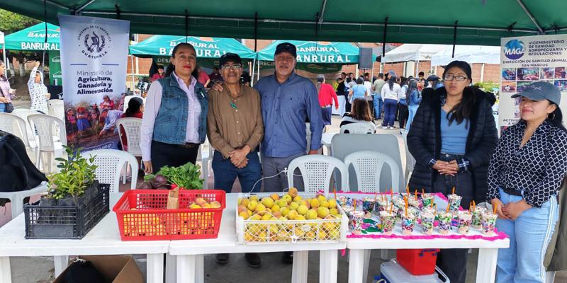Productores locales impulsan la economía durante el aniversario de la EFA de San Marcos