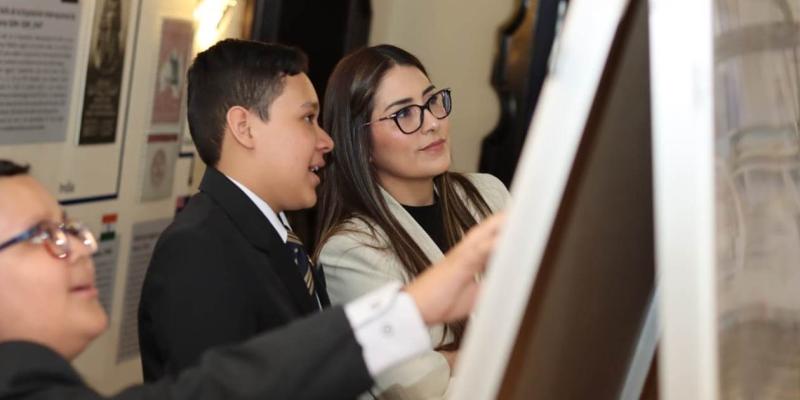 Expofilgua reúne valiosas colecciones de sellos en el Palacio de Correos