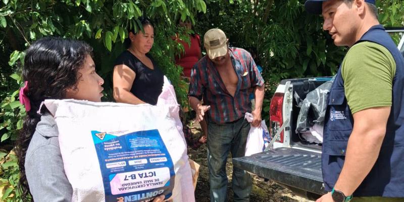 Entregan semillas de maíz y ayote para fortalecer la agricultura familiar en El Chal