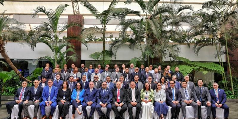 Guatemala reúne a expertos para fortalecer la seguridad y modernizar la navegación aérea