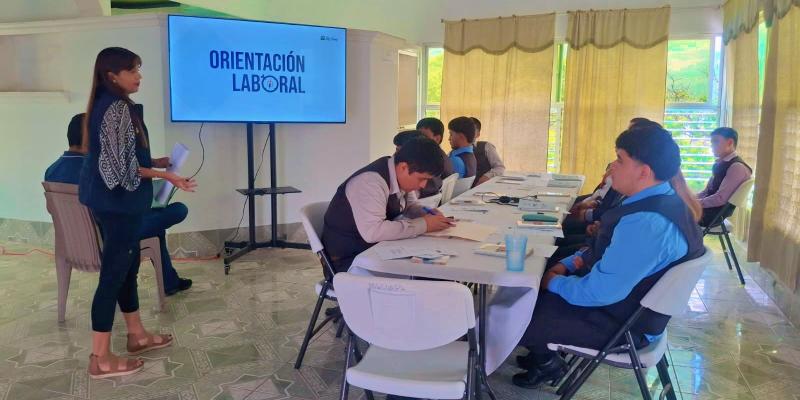 Mintrab brinda orientación laboral a 67 jóvenes