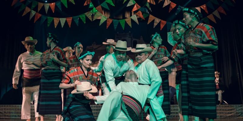 El Ballet Moderno y Folklórico y sus ilustres marimbas se presentaron en el X Festival Patrio