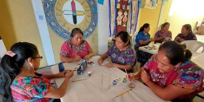 Lideresas de Santo Domingo Xenacoj profundizan en el significado de los nahuales y la cosmovisión maya