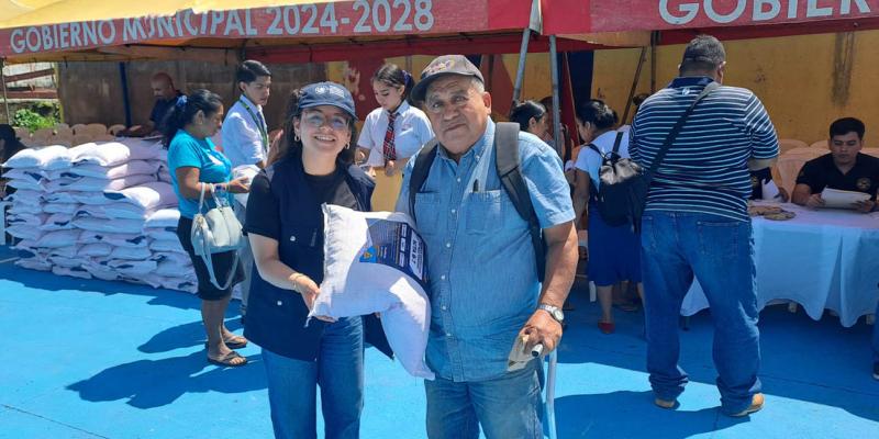 Entregan semillas de maíz y ayote para fortalecer la agricultura familiar